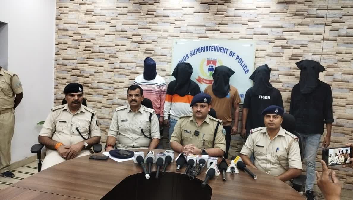 जमशेदपुर में ऑनलाइन गेमिंग के नाम पर साइबर ठगी, पांच गिरफ्तार