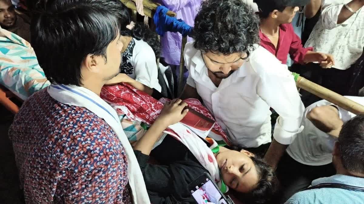 भूख हड़ताल के दौरान छात्रा की बिगड़ी तबीयत