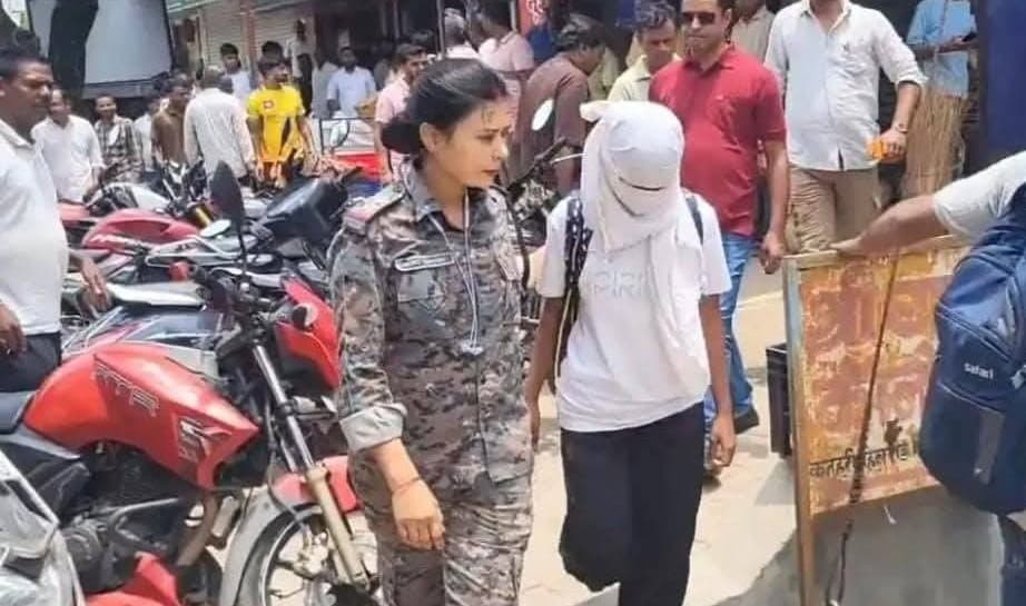 हजारीबाग में होटलों पर पुलिस की विशेष छापेमारी, संदिग्ध गतिविधियों पर कड़ी नजर