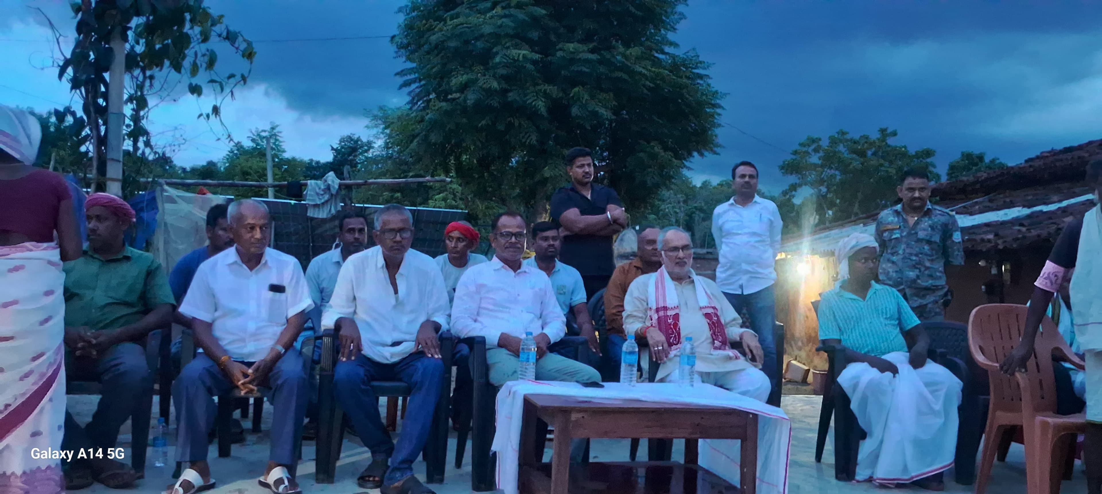दशकों के इंतजार के बाद अम्बाडीह में जला विकास का दीप, पहली बार पहुंची बिजली