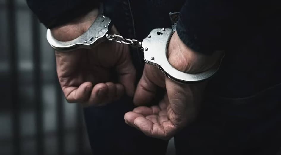 रेप के आरोप में पुलिस सब-इंस्पेक्टर मुंबई से गिरफ्तार, कोलकाता के गेस्ट हाउस में महिला से दुष्कर्म का आरोप
