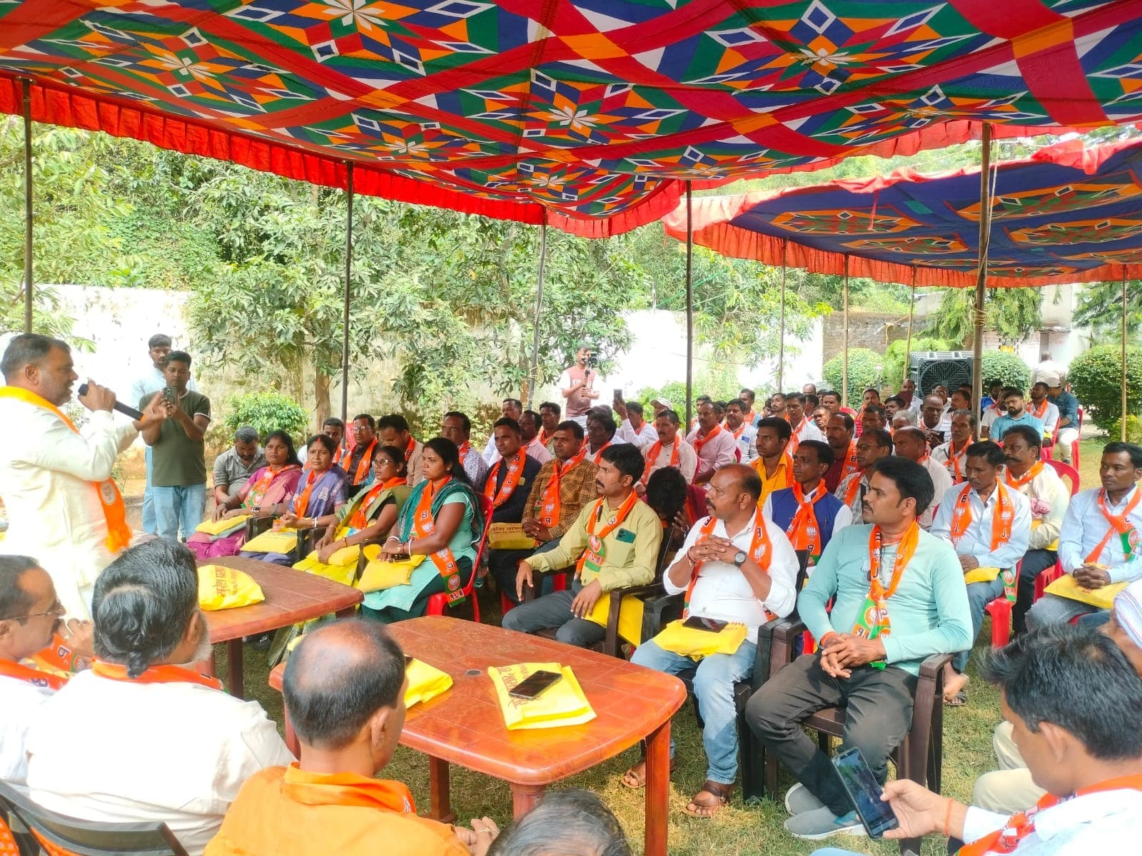पीरटांड़ व हरलाडीह मंडल के नवमनोनीत पदाधिकारियों का भाजपा नेता ने किया स्वागत