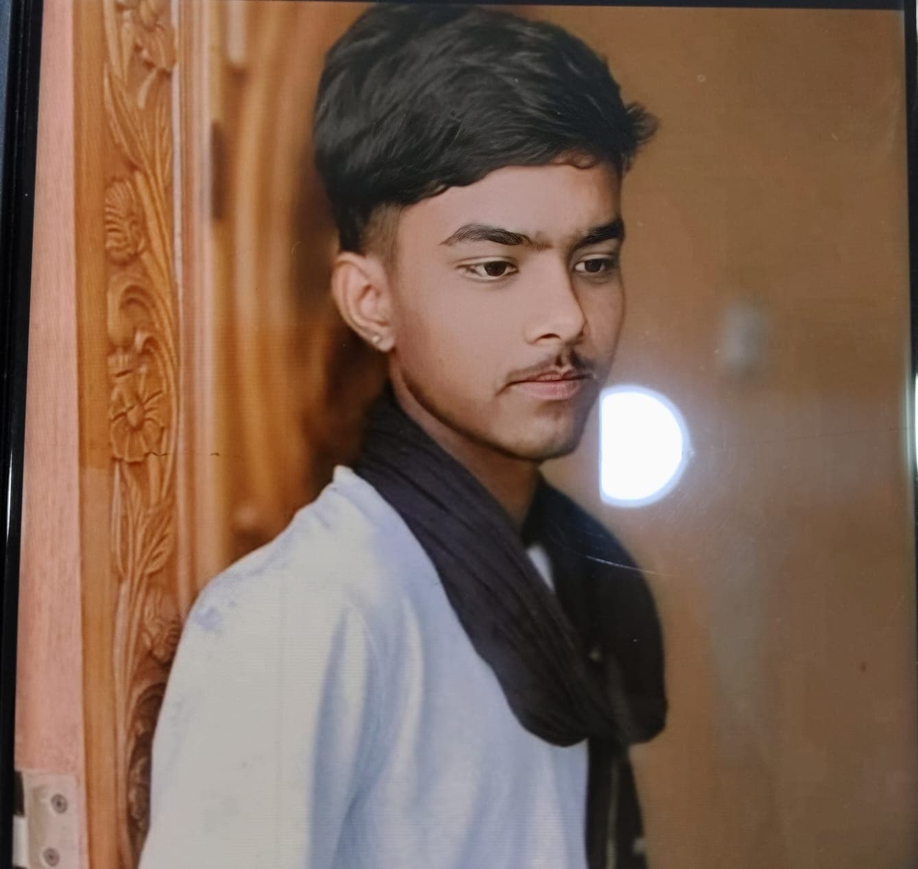 सड़क हादसे में माइकल की मौत, शव रखकर आश्रितों के लिए उचित मुआवजे की मांग