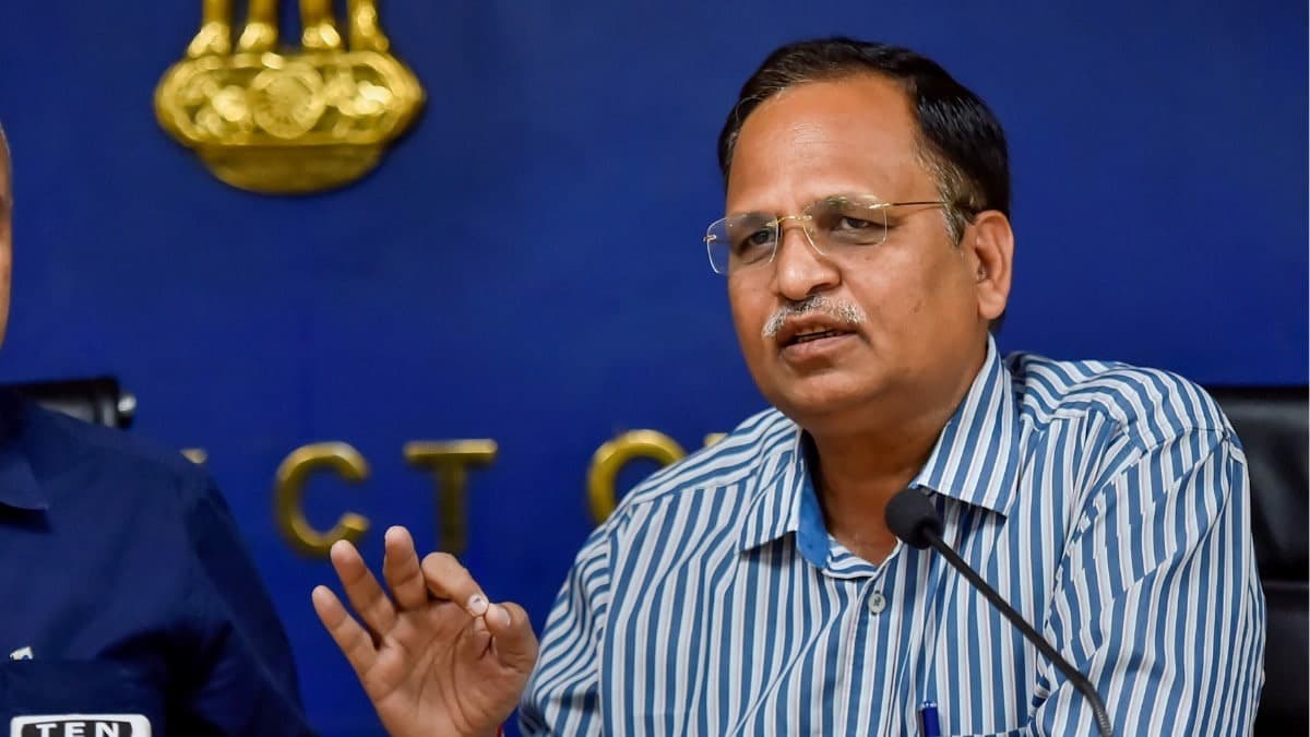 दिल्ली जल बोर्ड टेंडर मामले में पूर्व मंत्री सत्येंद्र जैन गिरफ्तार, ACB ने 6 लोगों को पकड़ा