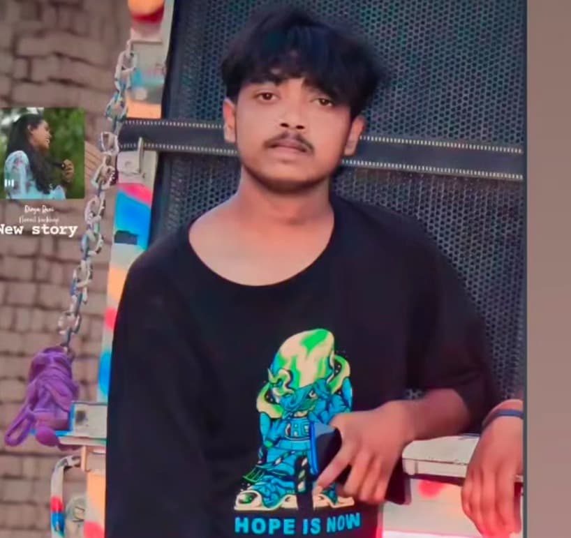 ट्रैक्टर की चपेट में आकर बाइक सवार युवक की मौत