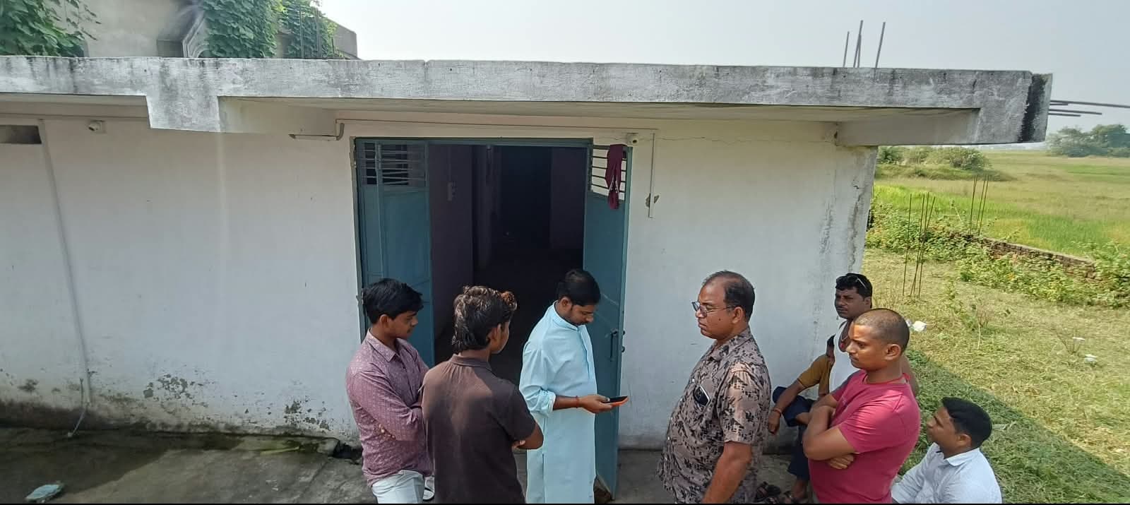 चौपारण में चोरी की दो घटनाएं, नए मकान और खेत से सामान ले उड़े चोर