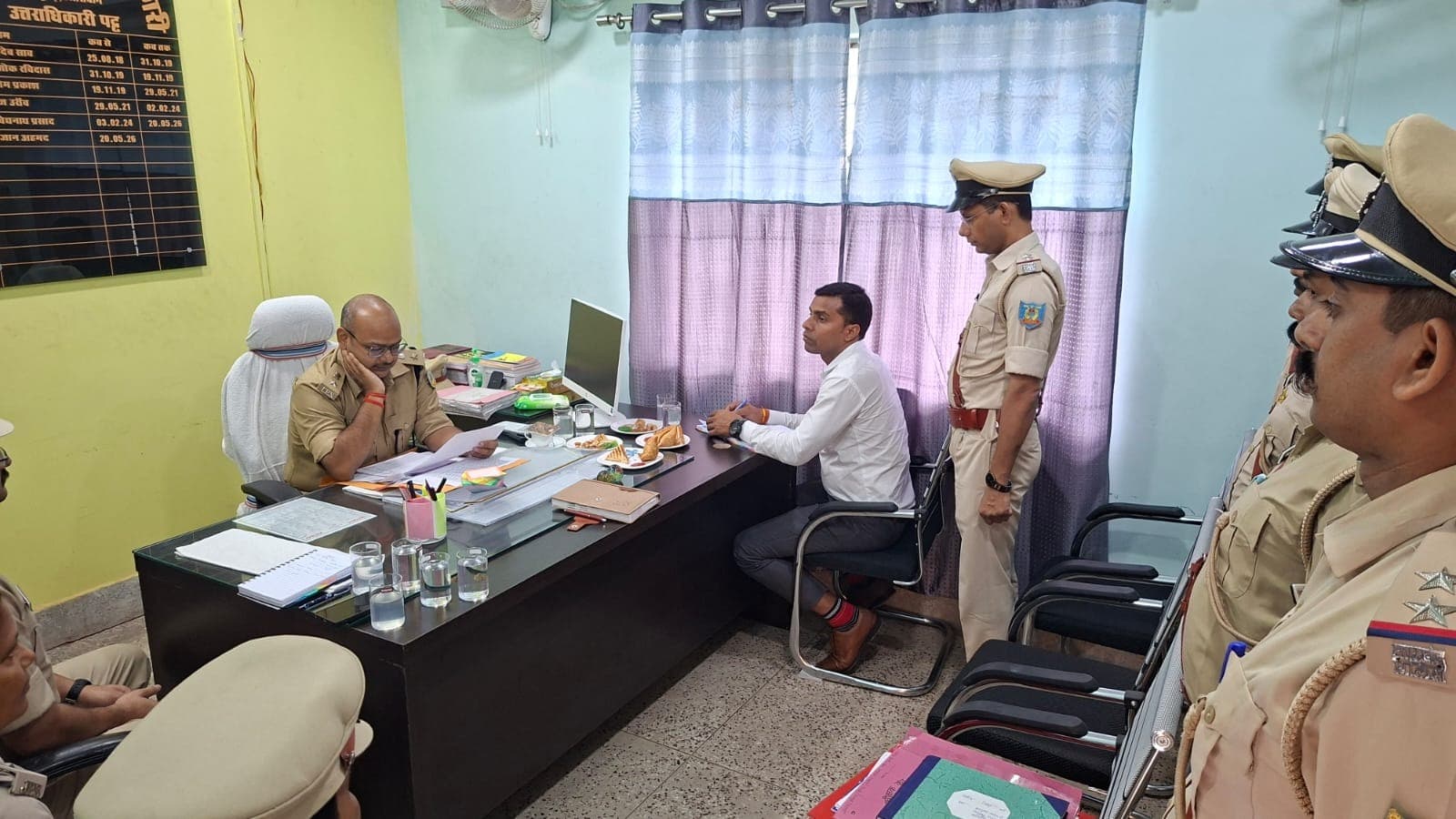 विष्णुगढ़ अनुमंडल पुलिस कार्यालय का एसपी ने किया निरीक्षण, लंबित कांडों के निष्पादन का निर्देश