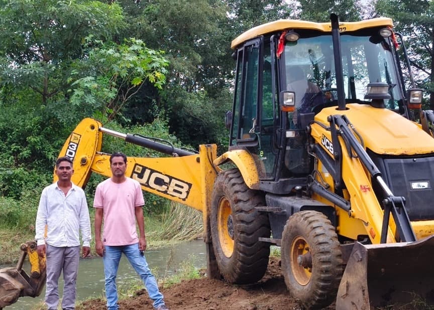 बरही: पितृपक्ष को लेकर मुखिया शमशेर आलम की सराहनीय पहल, नदी घाट और मुक्तिधाम की कराई गई विशेष साफ-सफाई