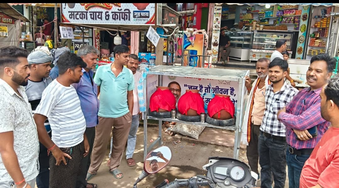 भीषण गर्मी से राहत पाने के लिए एसडीओ ने की प्याऊ की व्यवस्था