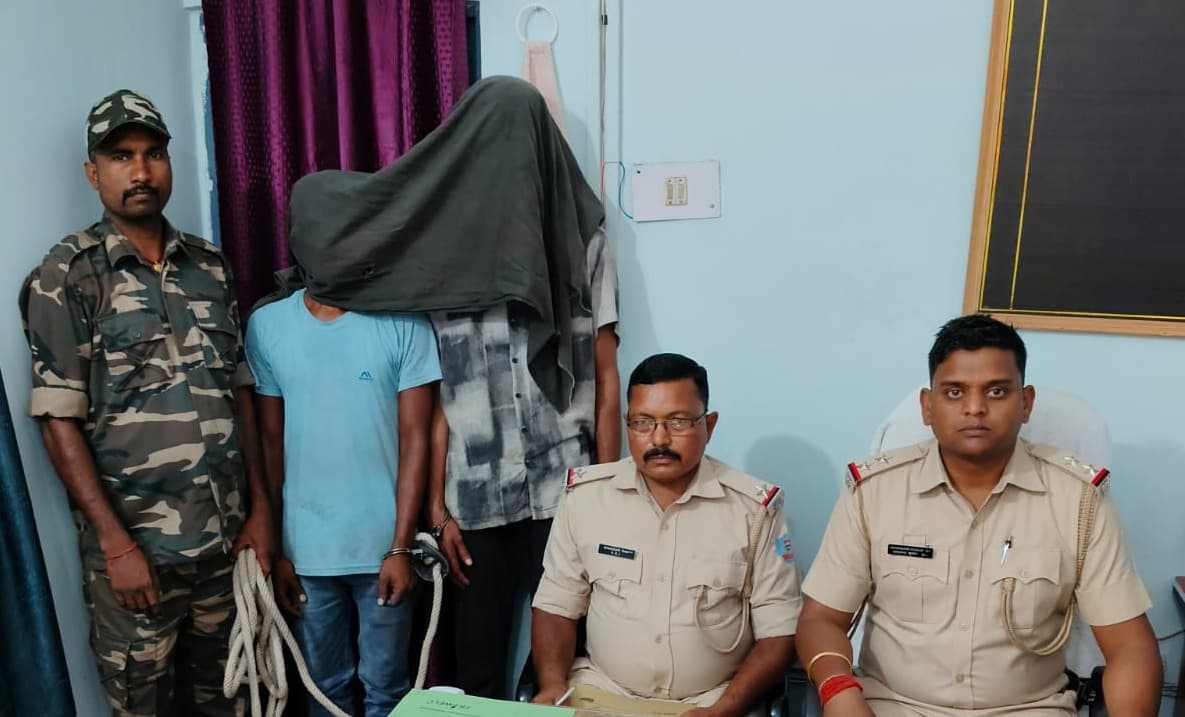 हत्या मामले में फरार दो वारंटी गिरफ्तार, न्यायिक हिरासत में भेजे गए
