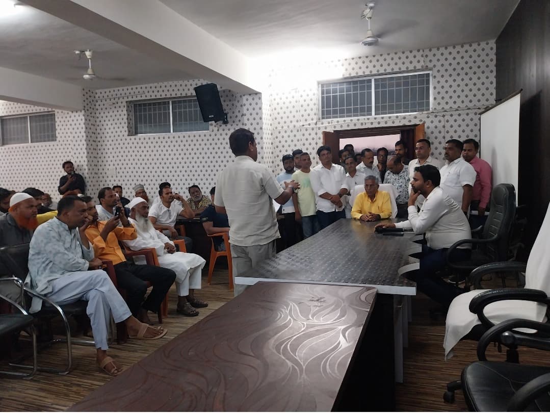 ताजपुर में फॉर्म -7 को लेकर घमासान,पूर्व विधायक ने उठाए सवाल