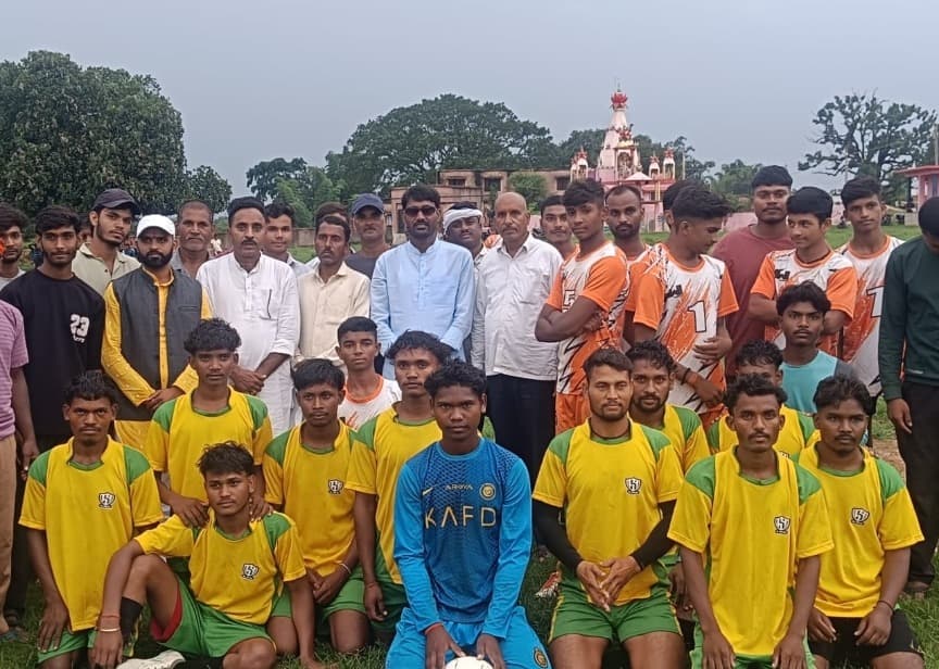 स्टार क्लब बलहरा फुटबॉल टूर्नामेंट का भव्य आगाज, रानीचुआ और पोगडंडा ने दर्ज की जीत