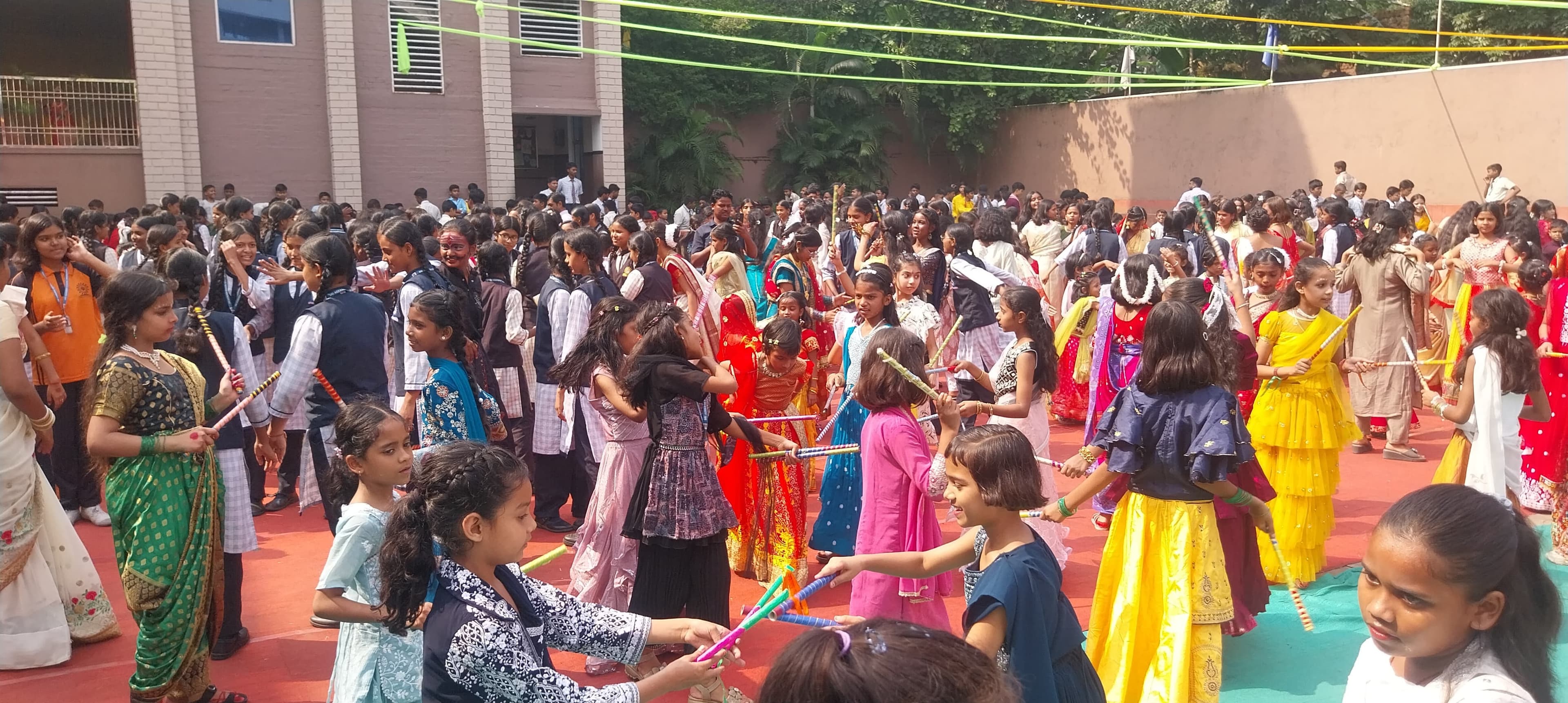 श्री अग्रसेन स्कूल में गरबा और डांडिया के बीच  मना नवरात्र महोत्सव