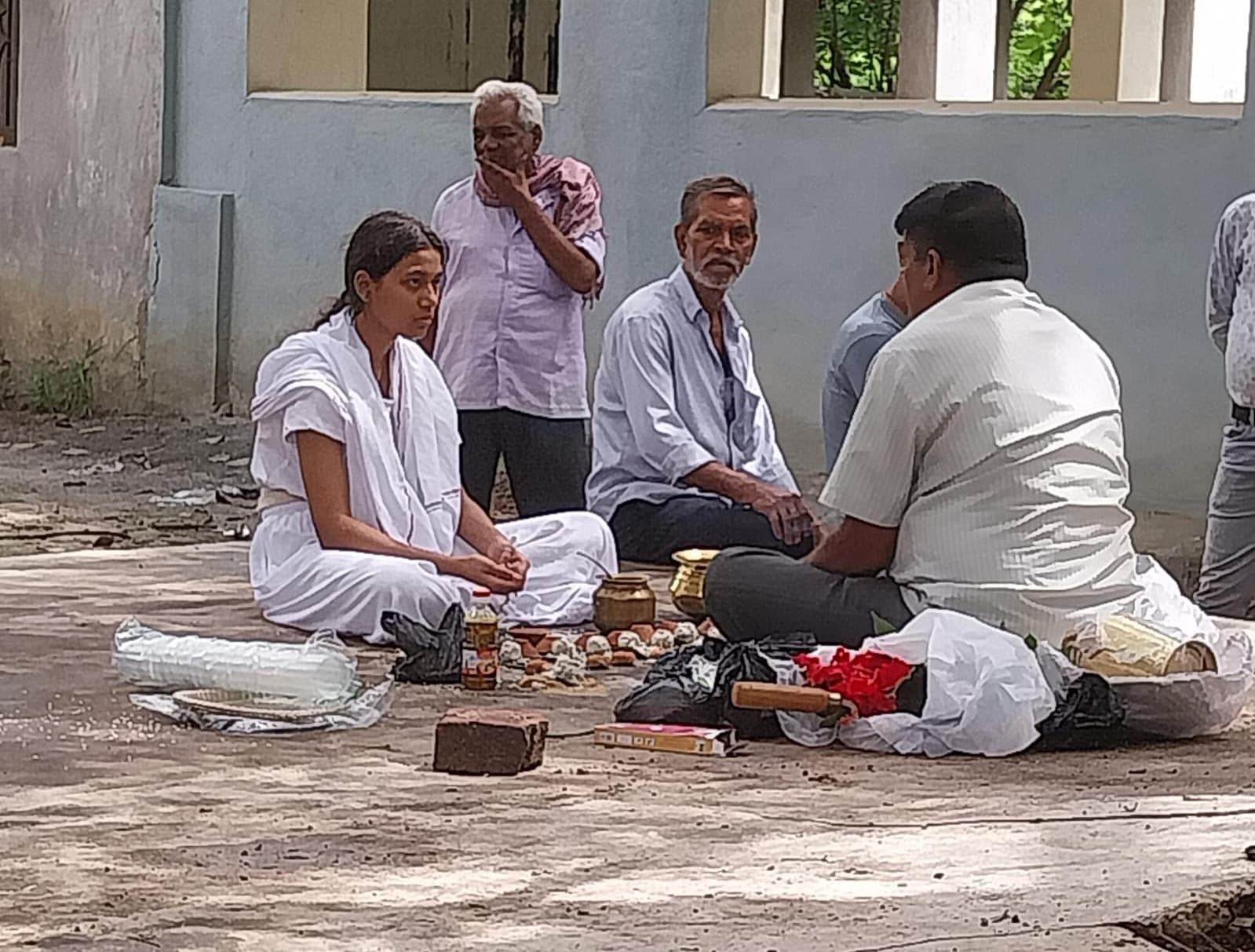 पुत्र धर्म निभा रही बेटी, अंतरा सिन्हा ने समाज के सामने पेश की नई मिसाल