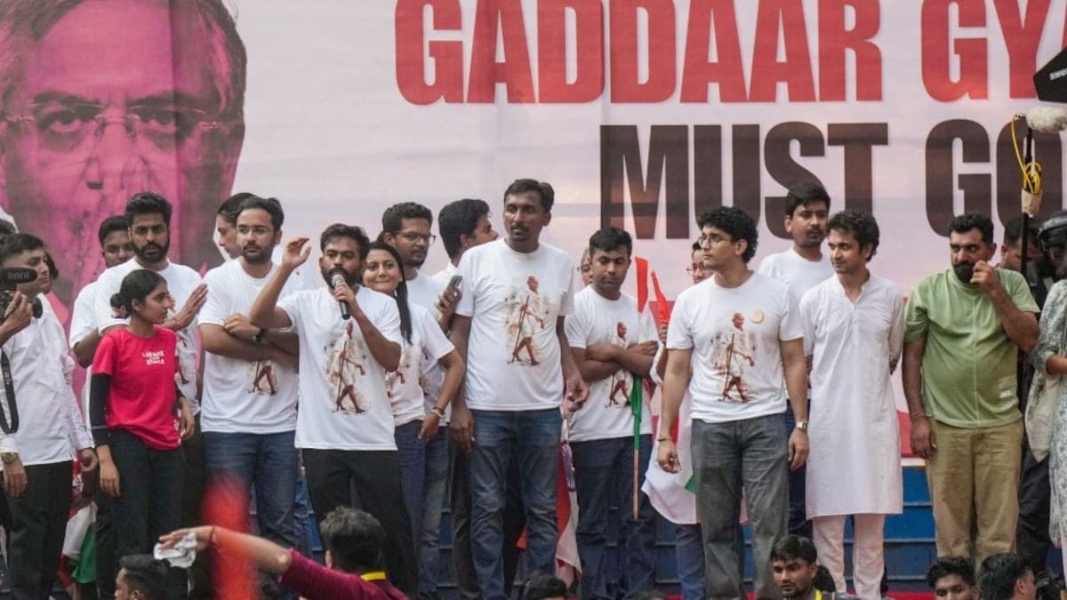 दिल्ली-मुंबई में CEC ज्ञानेश कुमार के इस्तीफे की मांग पर प्रदर्शन