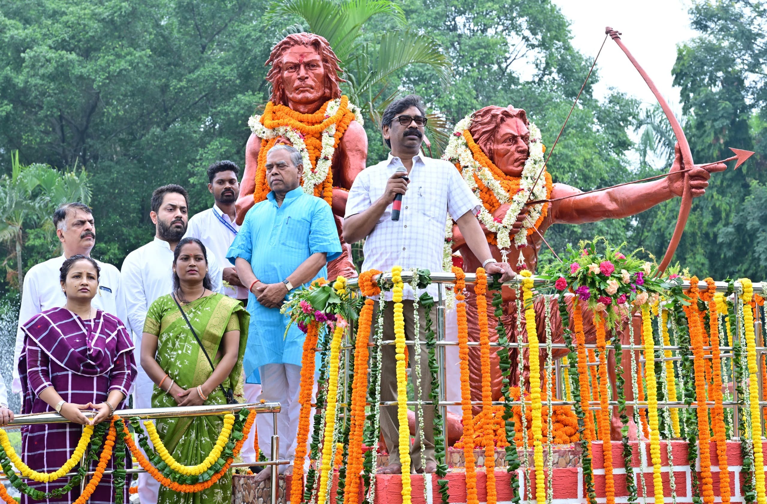 हूल दिवस पर मुख्यमंत्री हेमन्त सोरेन ने सिदो-कान्हू को दी श्रद्धांजलि, कहा- क्रांति की चिंगारी कभी नहीं बुझती