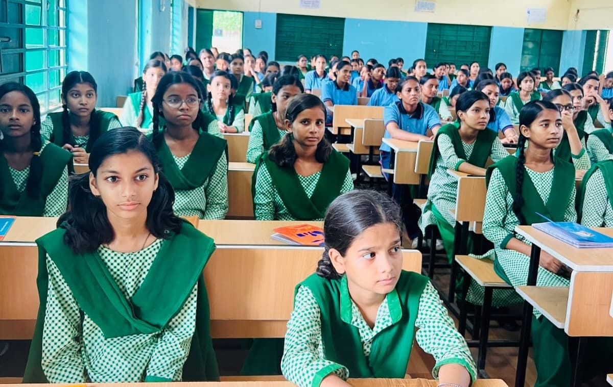 विद्यालय में "मासिक धर्म स्वच्छता" विषय पर जागरूकता कार्यक्रम का सफल आयोजन