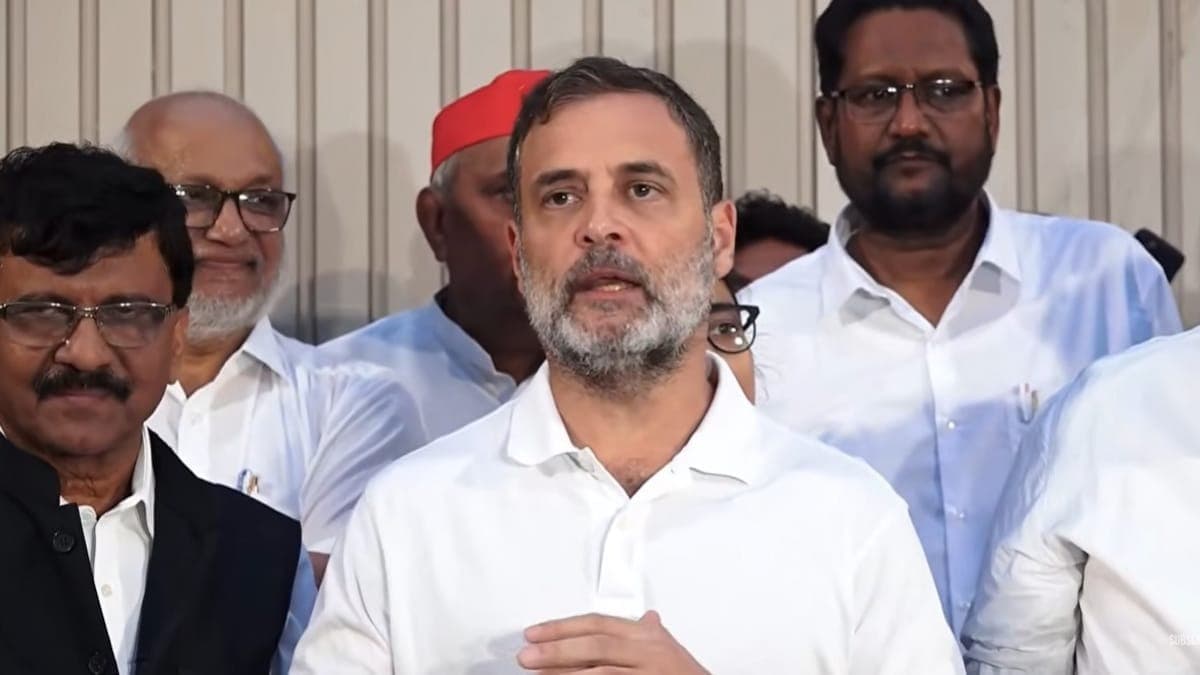 SIR के खिलाफ एकजुट विपक्ष, राहुल गांधी बोले- लोकतंत्र की लड़ाई जारी रहेगी
