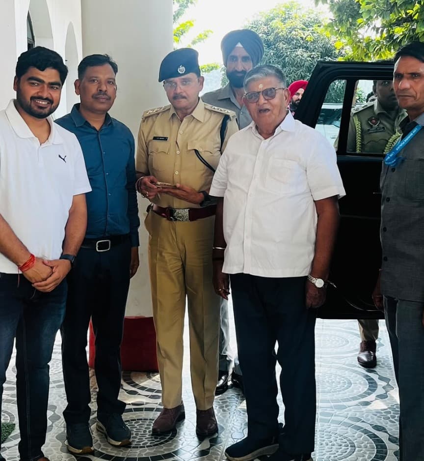 बरही : फॉरेस्ट गेस्ट हाउस में डीएफओ एवं एसडीओ ने पंजाब के राज्यपाल का किया स्वागत