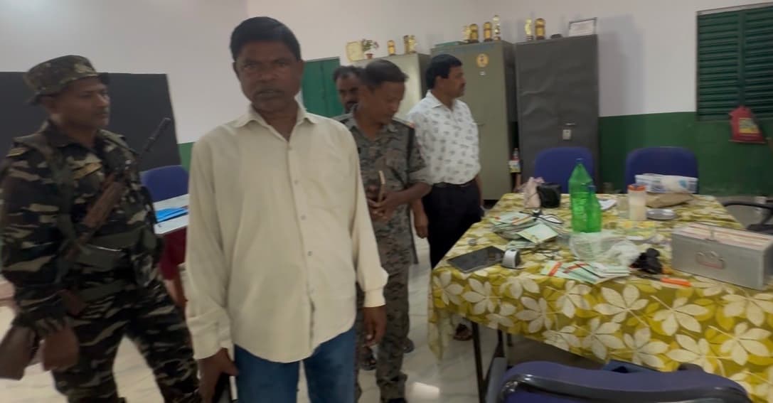 बलसगरा मध्य विद्यालय में सात कमरों के ताले तोड़कर चोरी, स्मार्ट टीवी और बच्चों की जमा राशि गायब