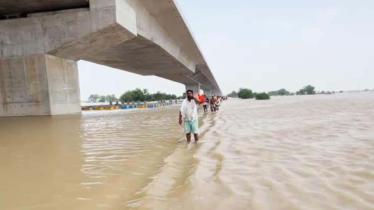 राघोपुर में गंगा का कहर, कई गांव डूबे; सैकड़ों लोगों ने छोड़े घर, हाजीपुर में भी बिगड़े हालात