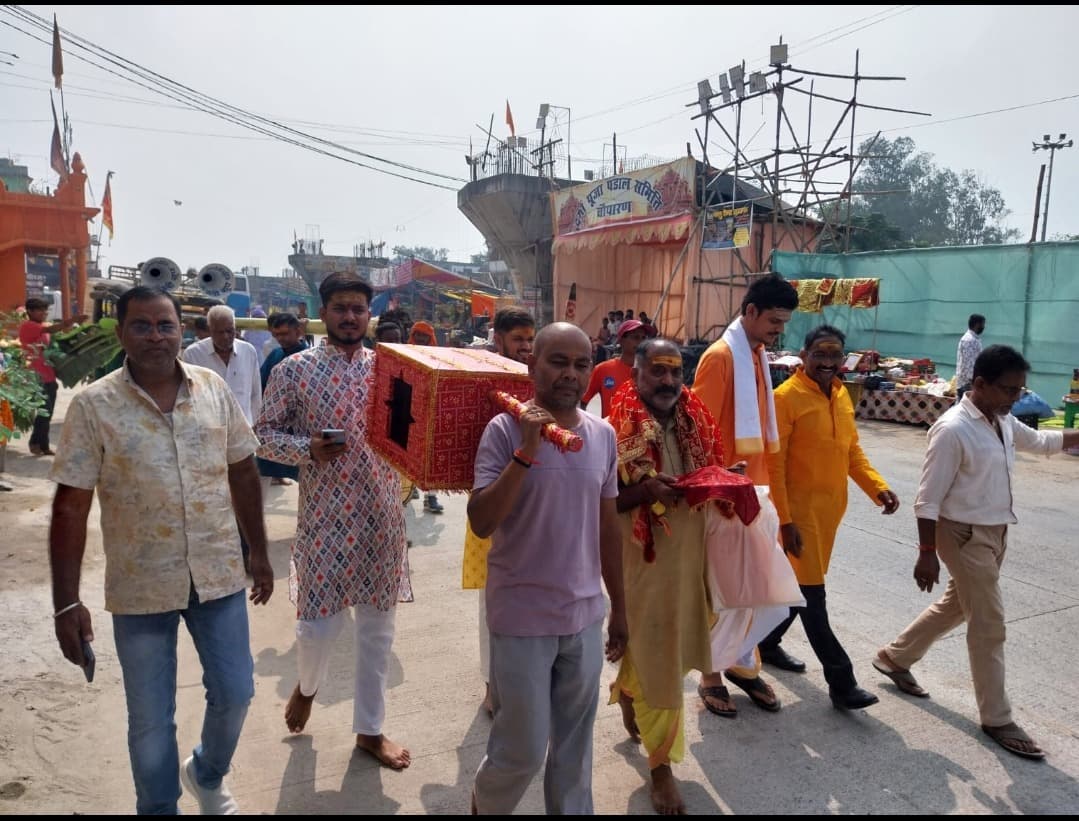 पालकी और गाजे-बाजे के साथ बेलभरनी माता को लाने निकले श्रद्धालु