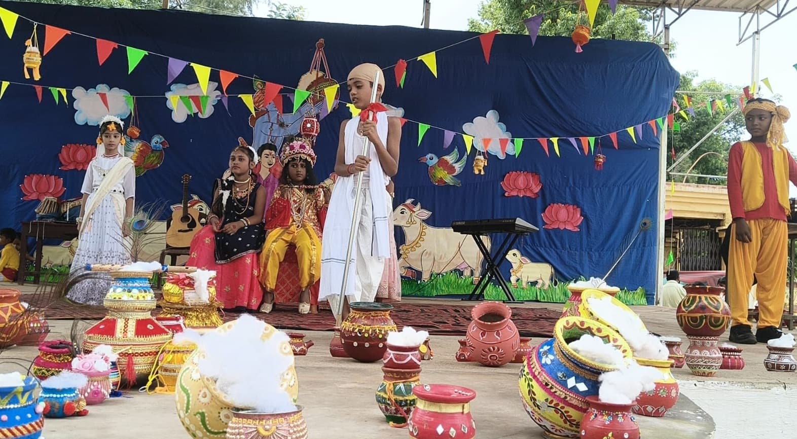 राधा-कृष्ण की मनमोहक छटा के बीच डीएवी जूनियर पब्लिक स्कूल में मना जन्माष्टमी उत्सव