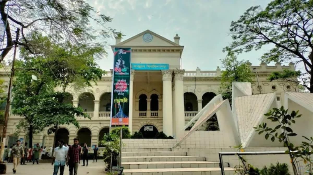 ढाका की जगन्नाथ यूनिवर्सिटी में बीफ भोज पर विवाद गहराया