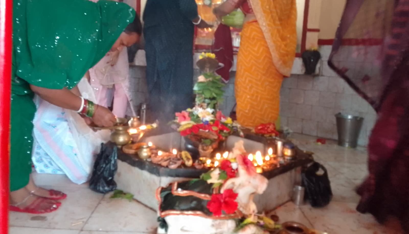 सावन की दूसरी सोमवारी पर ध्वजाधारी धाम में उमड़ा आस्था का सैलाब, 777 सीढ़ियां चढ़कर भक्तों ने किया जलाभिषेक