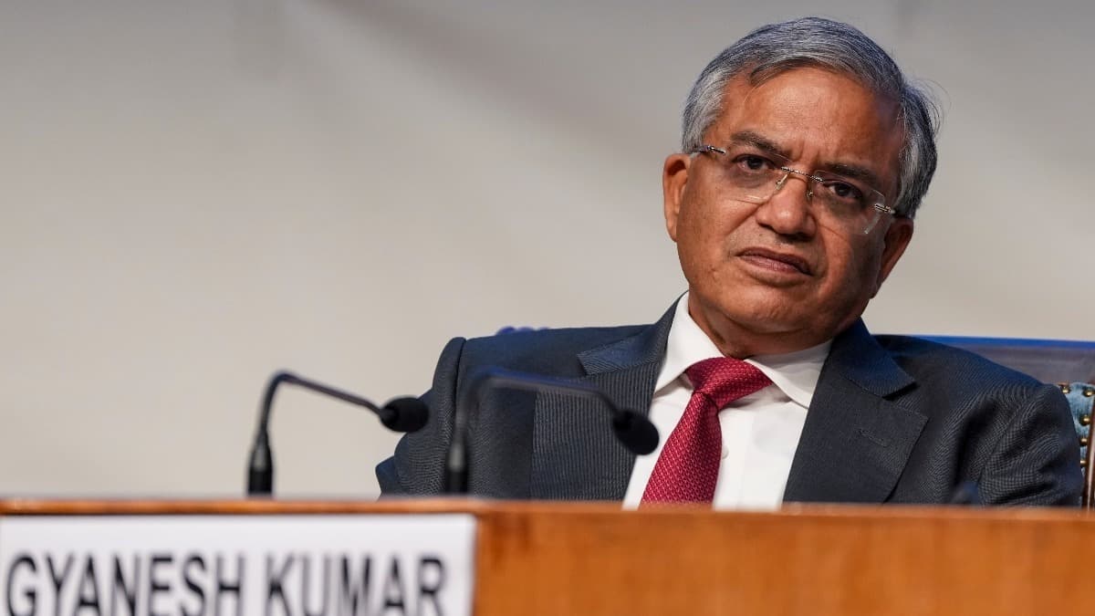 SIR पर चुनाव आयोग का सुप्रीम कोर्ट में हलफनामा, फैसलों को बताया सर्वसम्मत