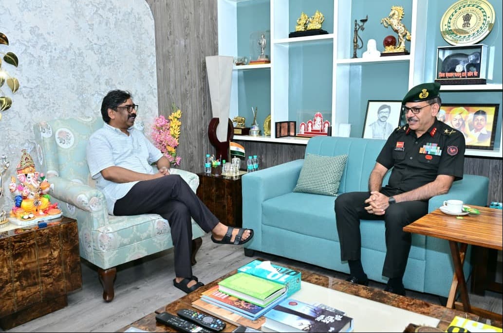 मुख्यमंत्री हेमन्त सोरेन से मेजर जनरल सज्जन सिंह मान ने की शिष्टाचार मुलाकात