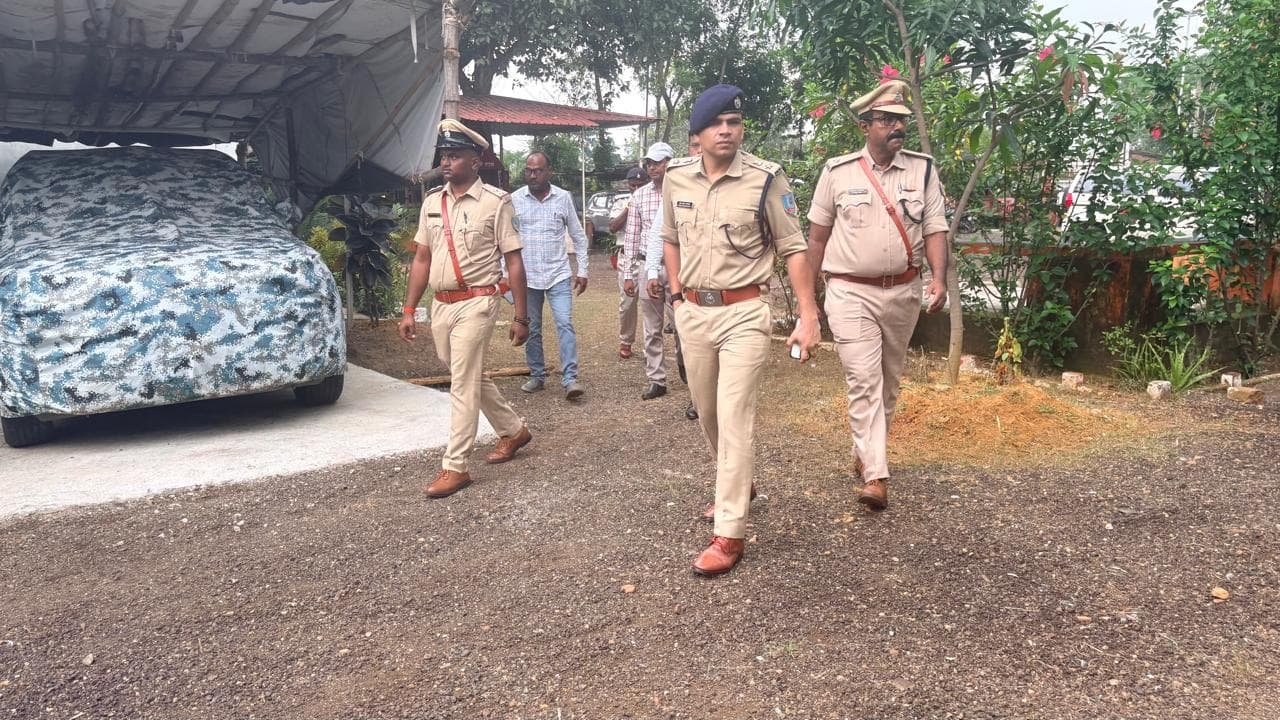 बरलंगा थाना निरीक्षण में एसपी ने लंबित मामलों के त्वरित निष्पादन का दिया निर्देश