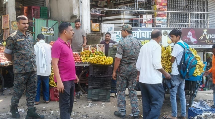 बरही चौक पर अब नहीं चलेगी मनमानी : सड़क पर ठेला लगाने वालों से एसडीओ की दोटूक अपील