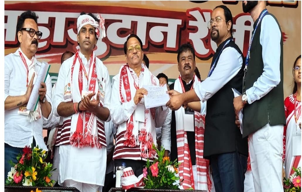 रांची में आदिवासी एकता महाजुटान, 5 बड़े प्रस्ताव पारित; परिसीमन और MMDR संशोधन का विरोध