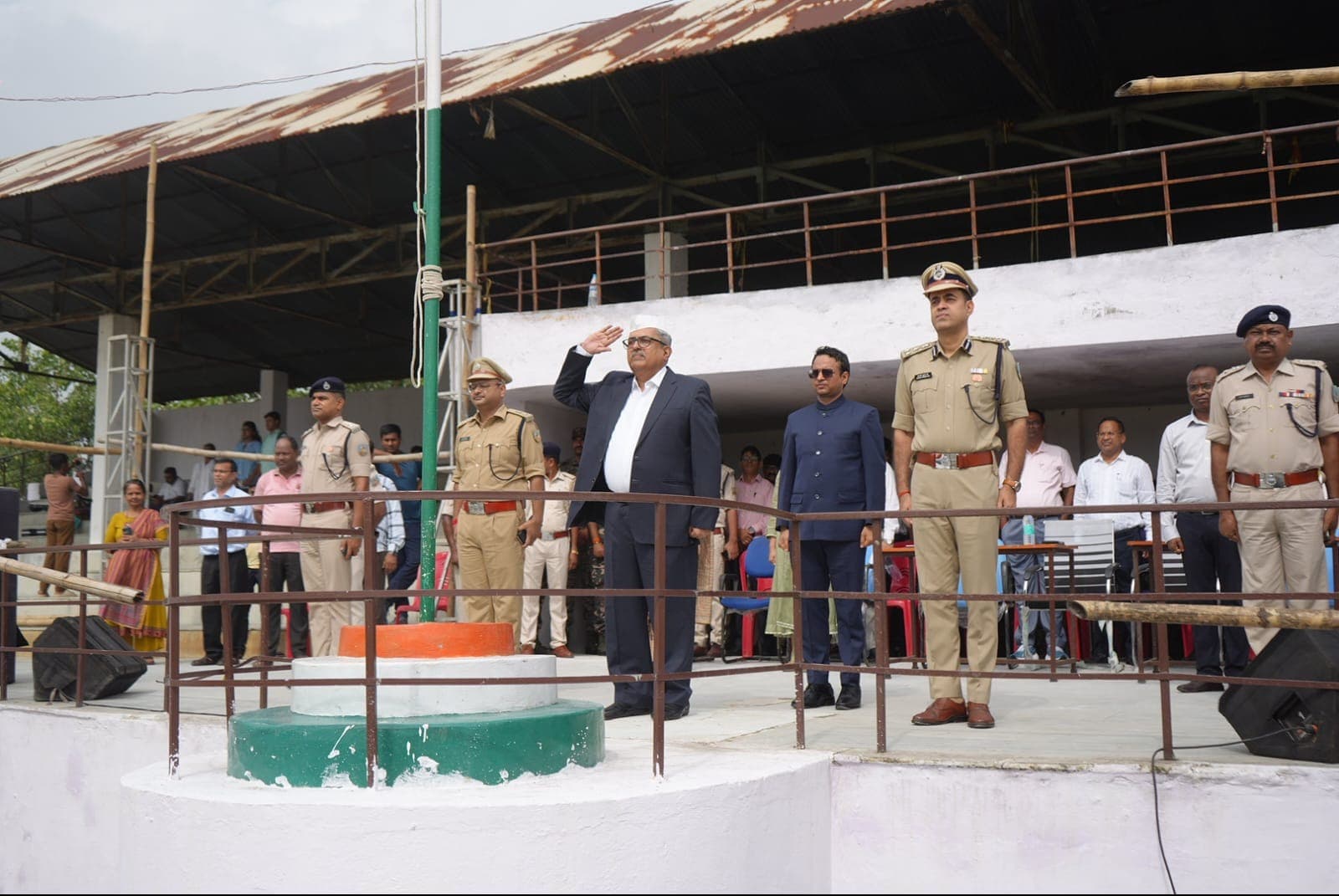 स्वतंत्रता दिवस समारोह का फुल ड्रेस रिहर्सल, आयुक्त ने परेड की तैयारियां परखी