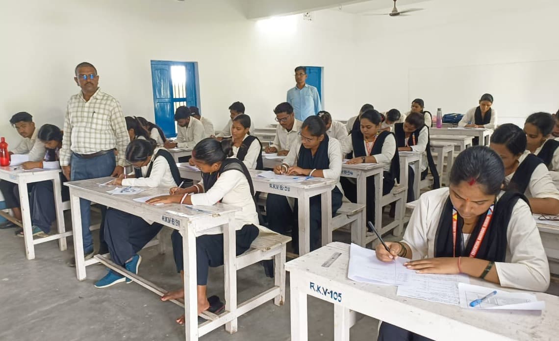 बीएड द्वितीय सेमेस्टर की आंतरिक परीक्षा संपन्न, मूल्यांकन से विद्यार्थियों की प्रगति परखी