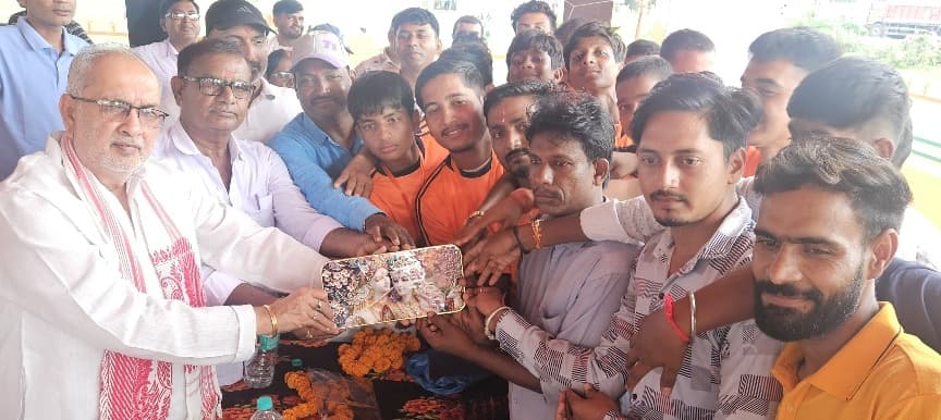 खेरौन में कृष्ण जन्माष्टमी पर मटकी फोड़ प्रतियोगिता खेरौन बी बनी विजेता