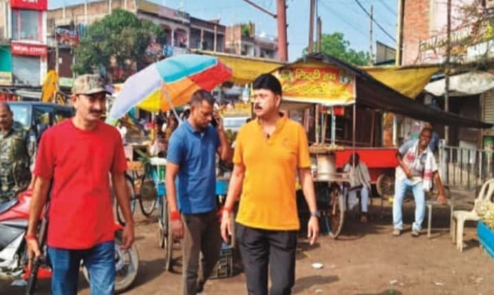बरही चौक पर जाम और गड्ढों की समस्या दूर करने को एसडीपीओ सख्त, सफेद लाइन के बाहर ठेला लगाने पर होगी कार्रवाई