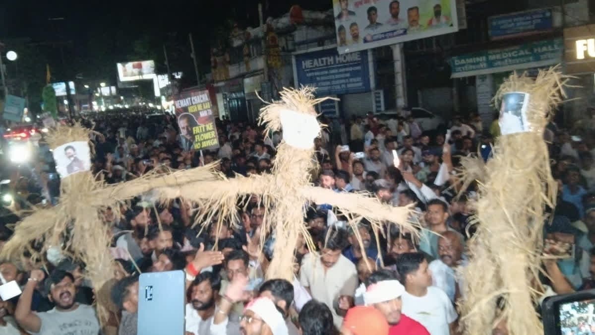 JPSC-JSSC विवाद: रांची में छात्रों ने फूंके हेमंत सोरेन, राहुल गांधी और तेजस्वी यादव के पुतले