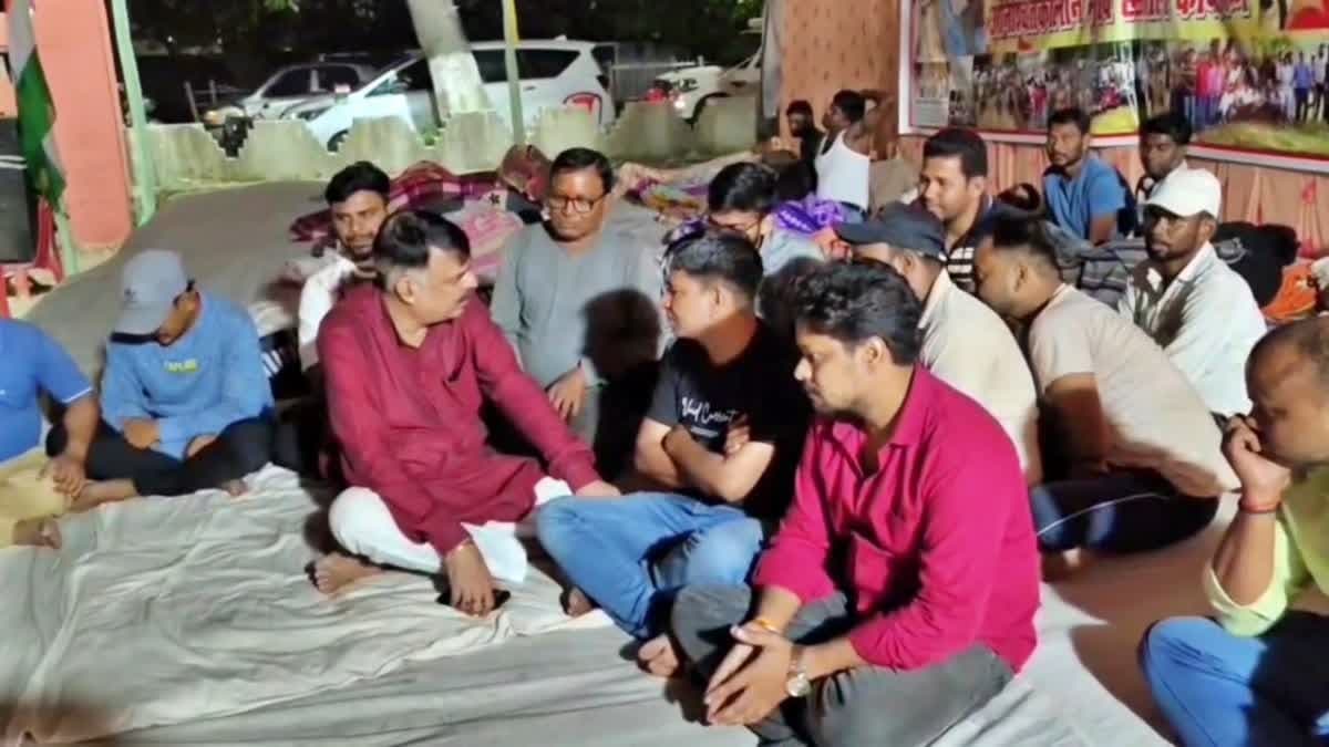 बोकारो में विस्थापितों की भूख हड़ताल को राजेश ठाकुर का समर्थन, रोजगार की मांग तेज