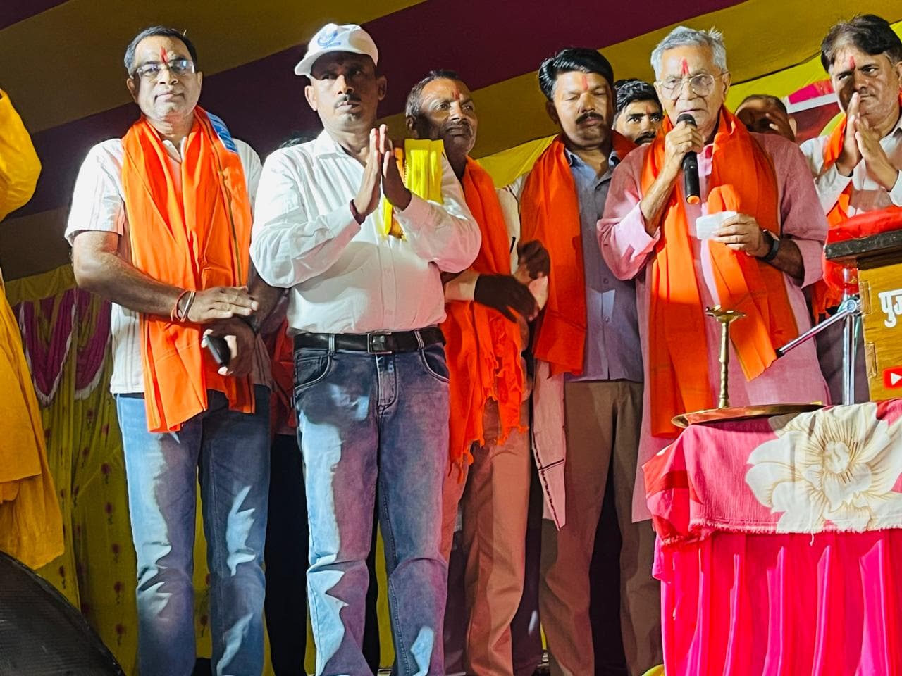 बुढ़ियाडाबर महायज्ञ में उमड़ी श्रद्धालुओं की भीड़, धार्मिक माहौल से गूंजा गांव