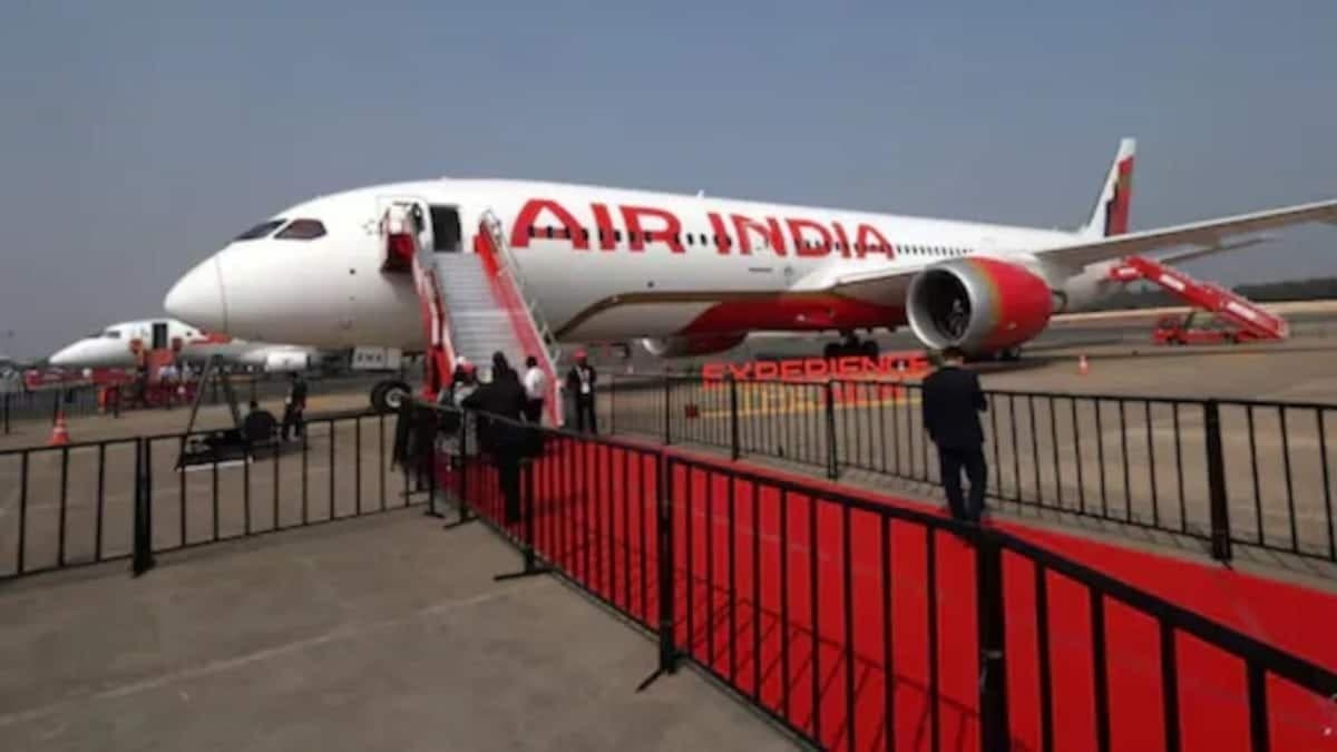 हवाई सफर हुआ महंगा, एयर इंडिया ने बढ़ाया फ्यूल सरचार्ज