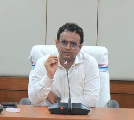 भूमि संरक्षण योजनाओं को मिलेगी रफ्तार, नवंबर तक तालाब गहरीकरण व पर्कोलेशन टैंक योजनाओं को मिलेगी प्रशासनिक स्वीकृति