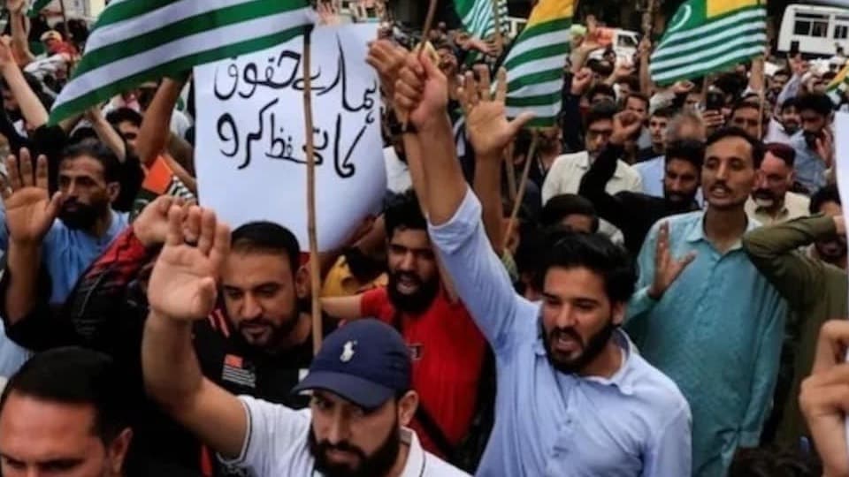 PoK में कश्मीरियों के नरसंहार पर भारत सख्त, पाकिस्तान को जवाबदेह ठहराने की मांग