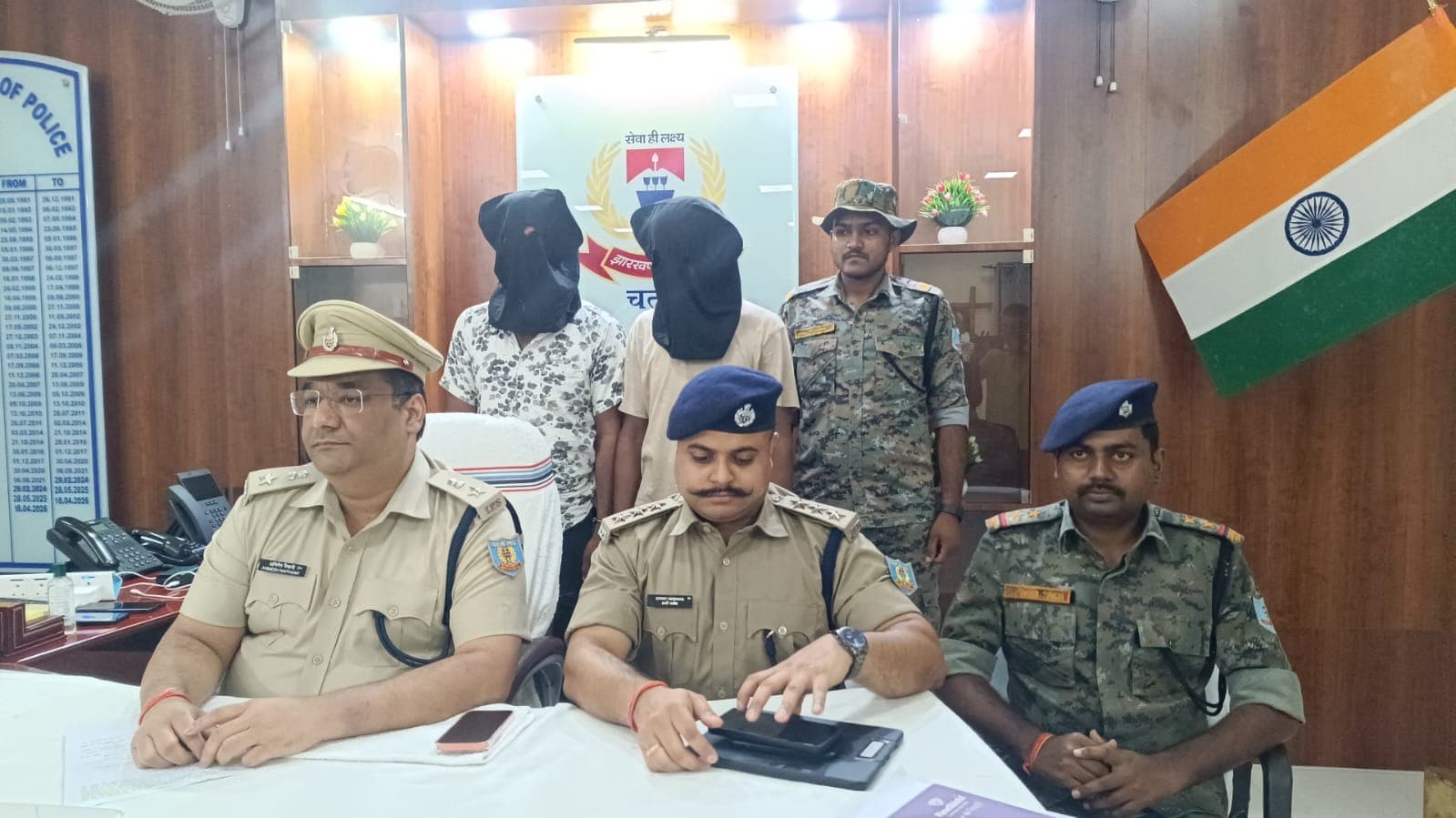 फायरिंग मामले में दो आरोपी गिरफ्तार, हथियार व कारतूस बरामद