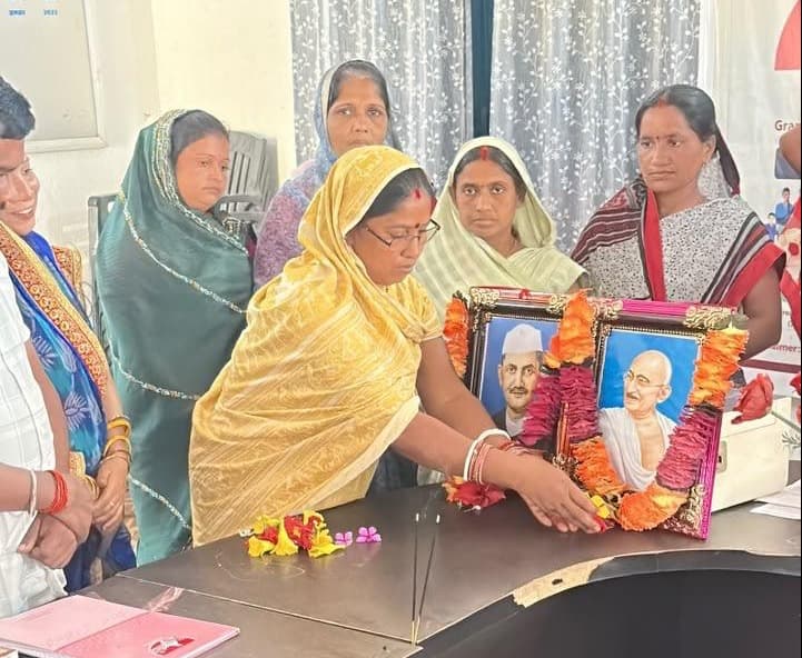 बसरिया पंचायत में गांधी-शास्त्री जयंती पर ली स्वच्छता की शपथ