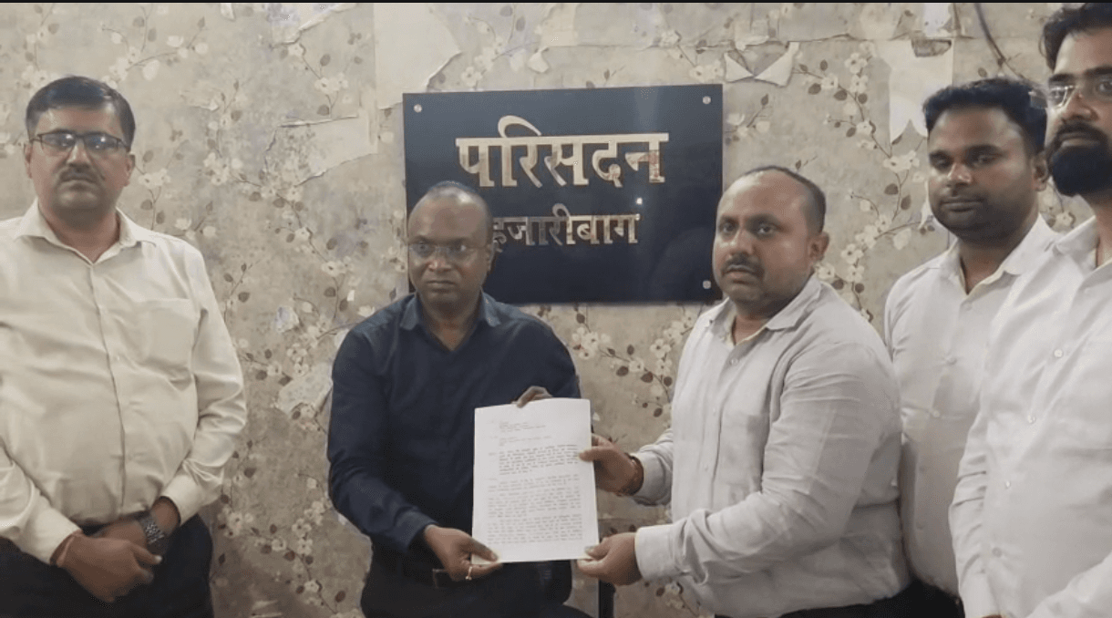 सदर अंचलाधिकारी आशुतोष कुमार से बदसलूकी पर प्रशासनिक संघ सख्त