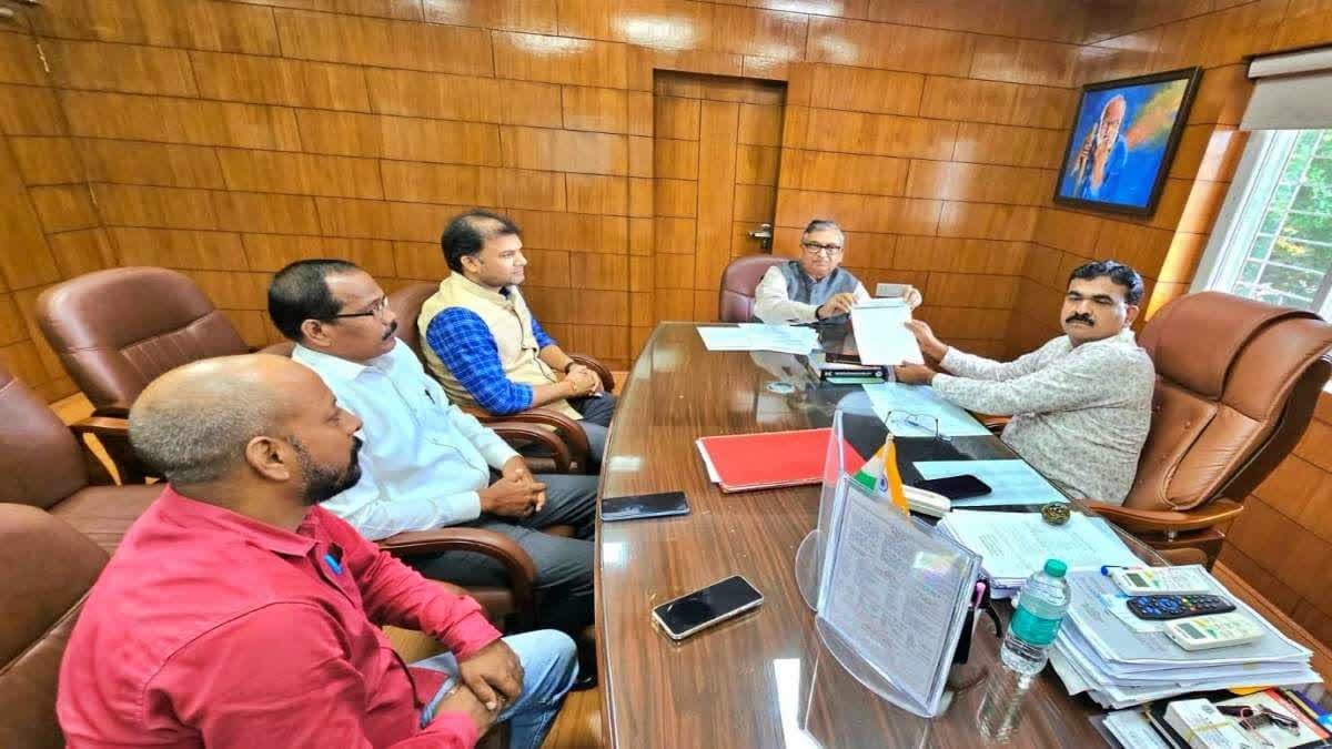 SIR में अनियमितताओं का आरोप, भाजपा प्रतिनिधिमंडल ने मुख्य निर्वाचन पदाधिकारी को सौंपा ज्ञापन