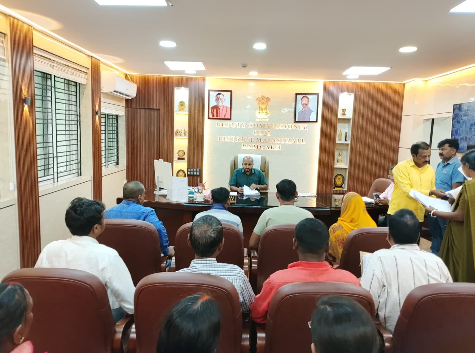 कानूनों के उल्लंघन पर रामगढ़ प्रशासन सख्त, नियमित जांच के निर्देश