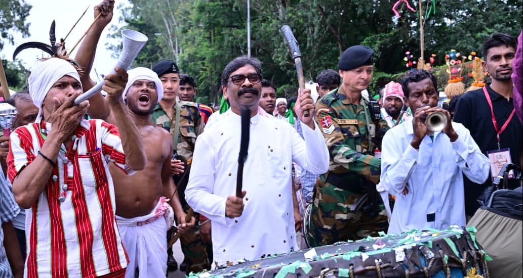 मोरहाबादी में झारखंड आदिवासी महोत्सव का भव्य शुभारंभ, सीएम हेमंत सोरेन ने युवाओं को दिया संवाद और न्याय का भरोसा